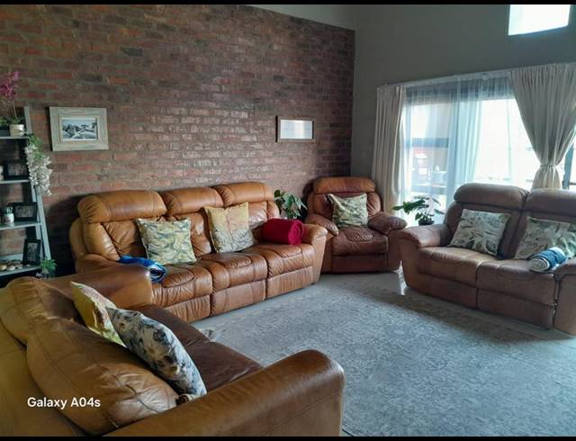 3 BEDROOM TOWNHOUSE FOR SALE IN SOLHEIM